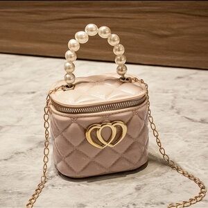 Elegant Pearl Handle Quilted Bag